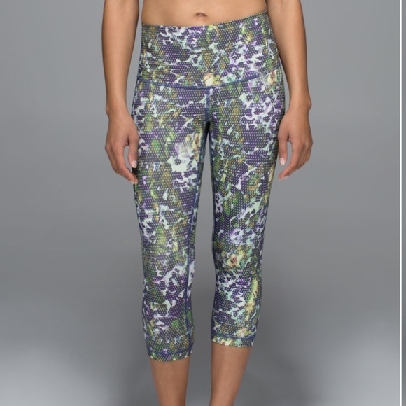 Lululemon Wunder Under Crop II Full-On Luxtreme Floral Sport White Multi Size 6? - Picture 8 of 12